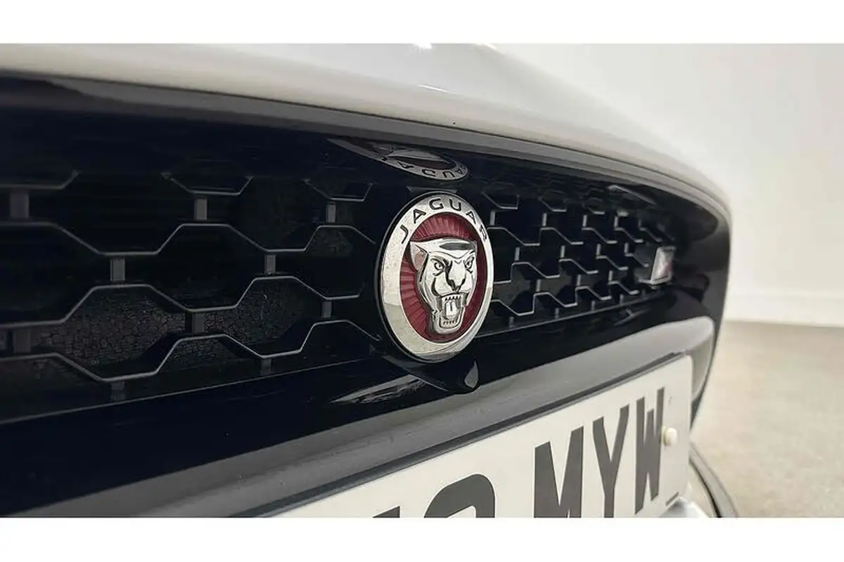 2019-jaguar-f-type-20-i4-chequered-flag-coupe-big-23