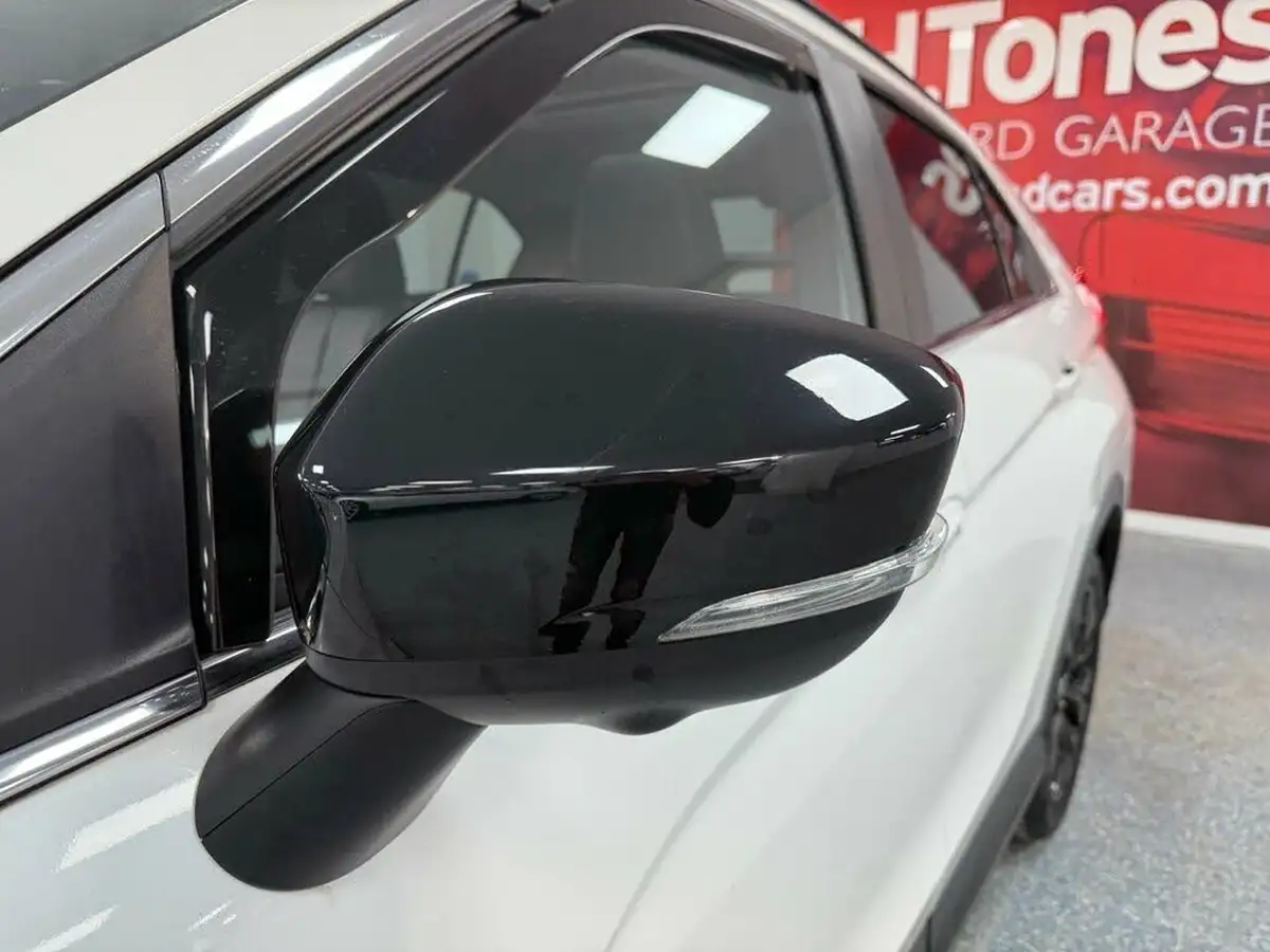 2019-mitsubishi-eclipse-cross-15-black-big-26