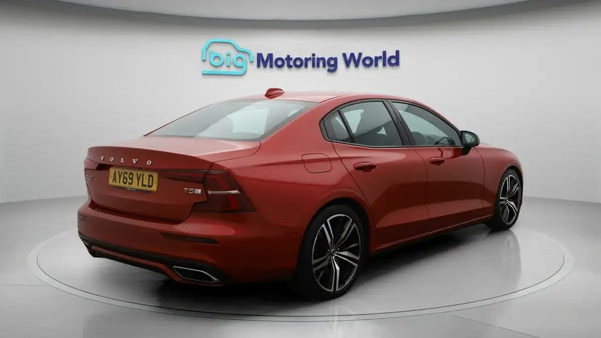2019-volvo-s60-20-t5-r-design-plus-big-7