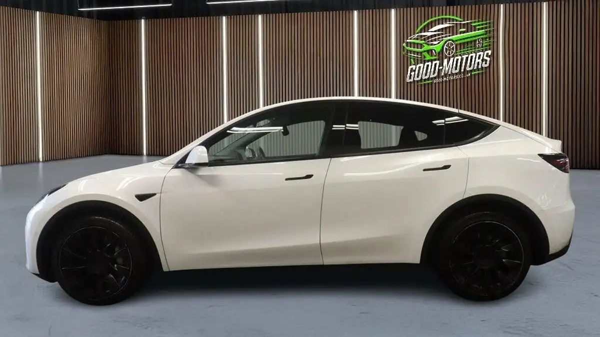 2022-tesla-model-y-e-long-range-big-6