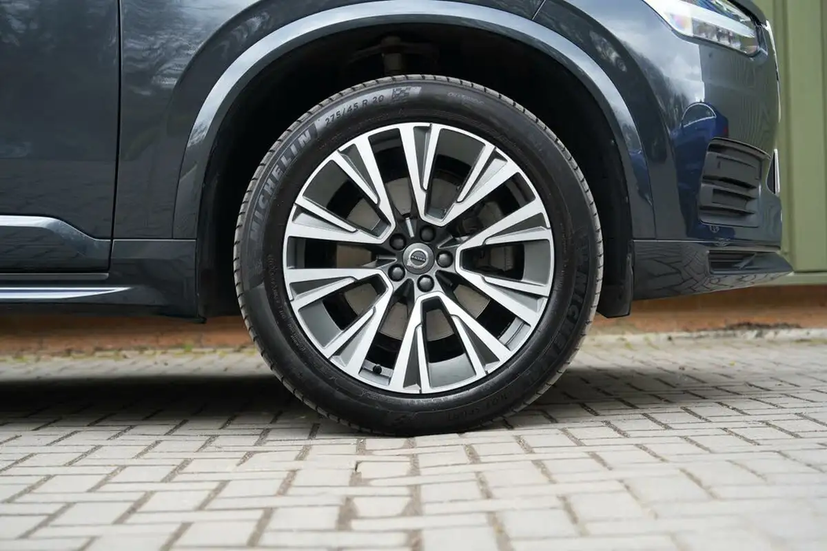 2022-volvo-xc90-20td-b5-momentum-big-8