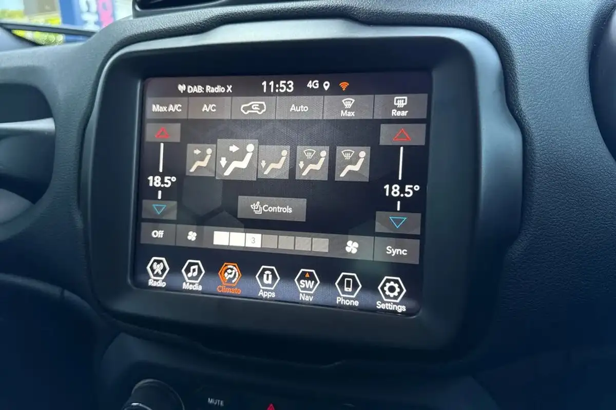 2021-jeep-renegade-10-gse-limited-big-47
