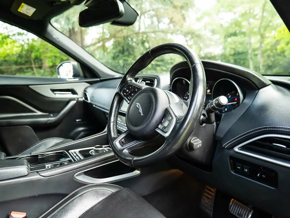 2017-jaguar-f-pace-30td-s-big-18