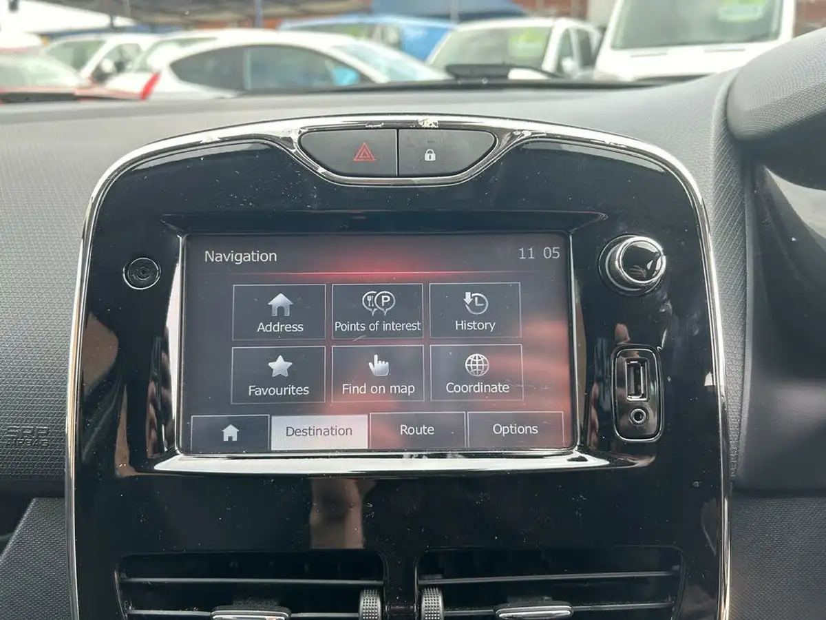 2015-renault-clio-15dci-dynamique-s-medianav-edc-auto-big-39