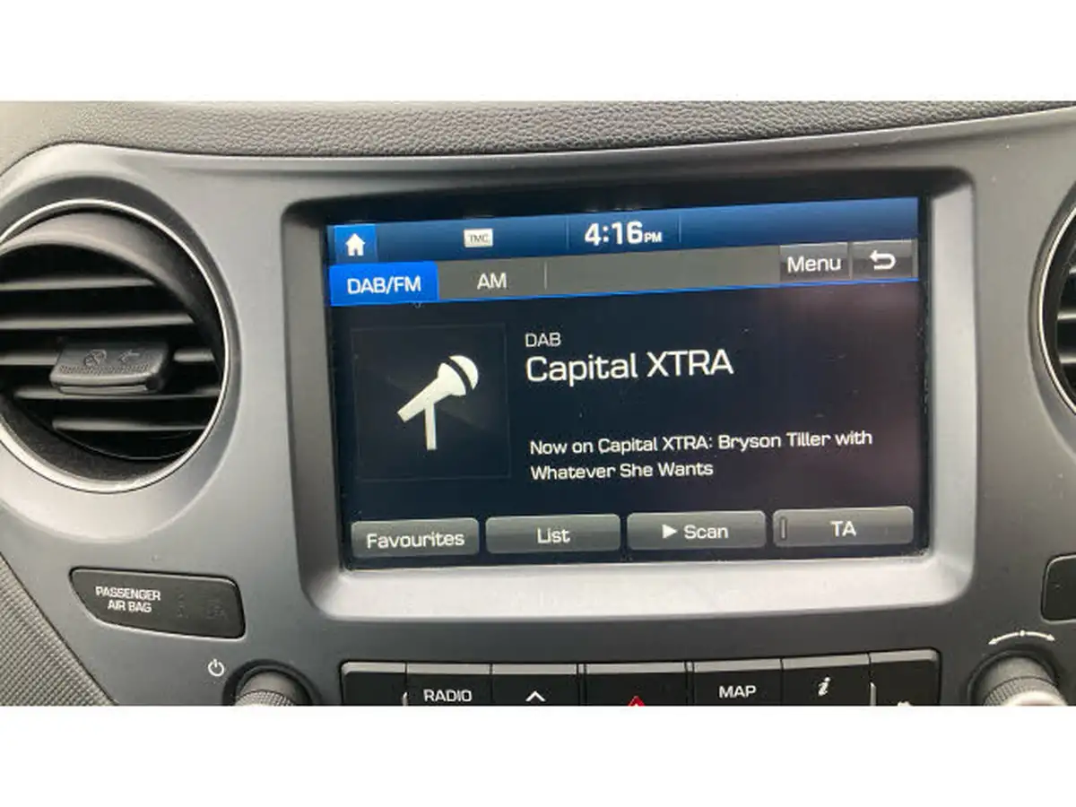 2019-hyundai-i10-10-play-big-25