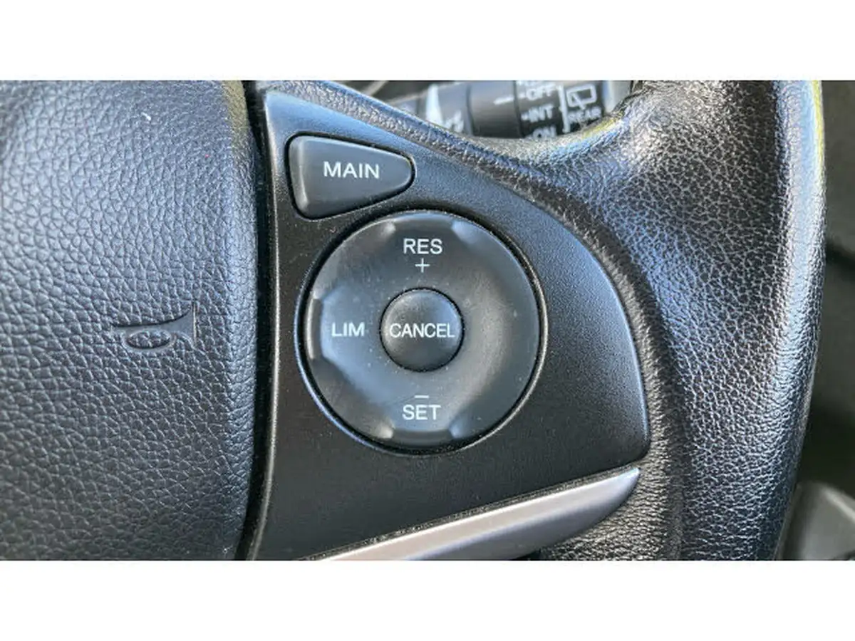 2016-honda-jazz-13-i-vtec-ex-navi-big-12