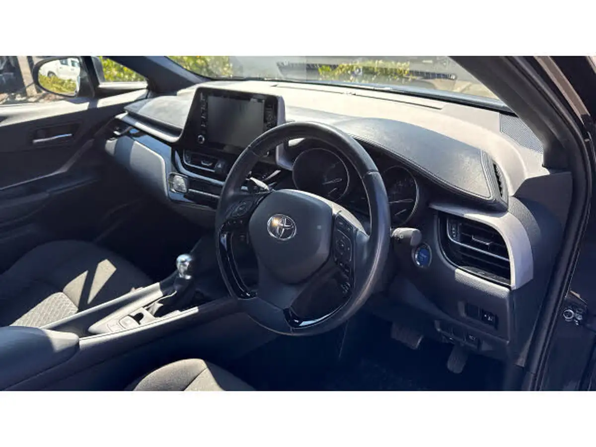 2022-toyota-c-hr-18-vvt-i-icon-big-5