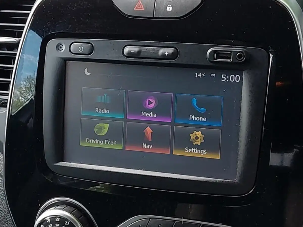 2018-renault-captur-09-tce-dynamique-s-nav-big-11