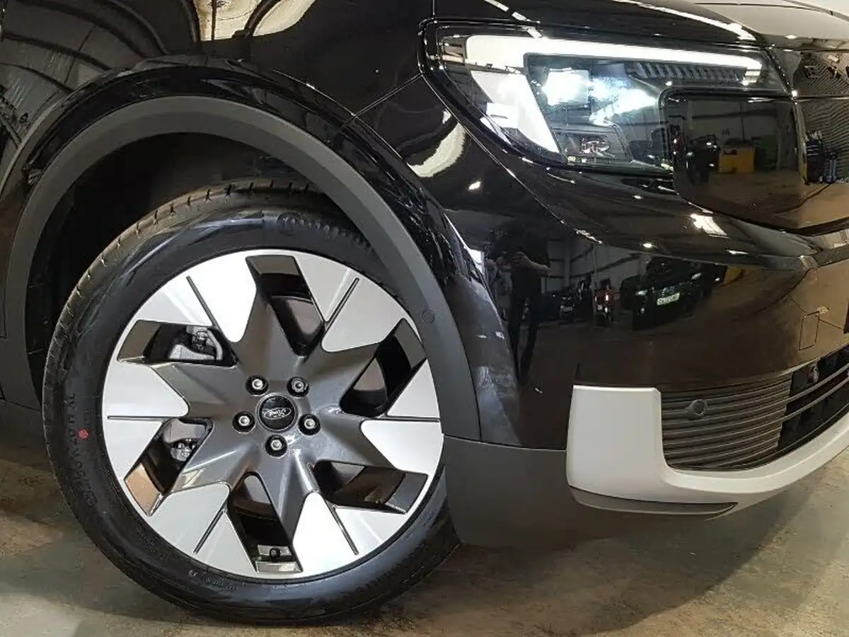 2024-ford-explorer-e-premium-286ps-77kwh-big-8