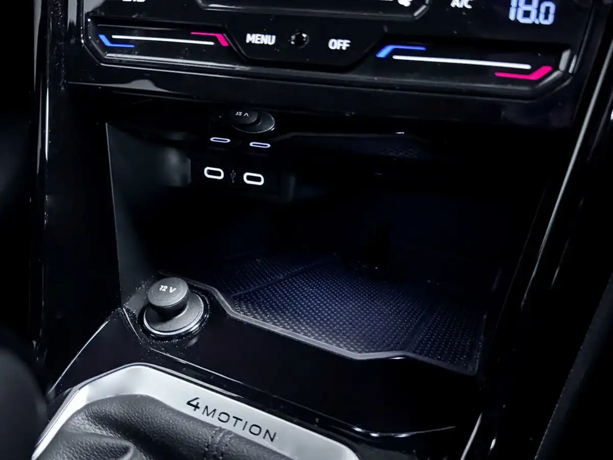 2022-volkswagen-t-roc-20-tsi-r-line-big-27