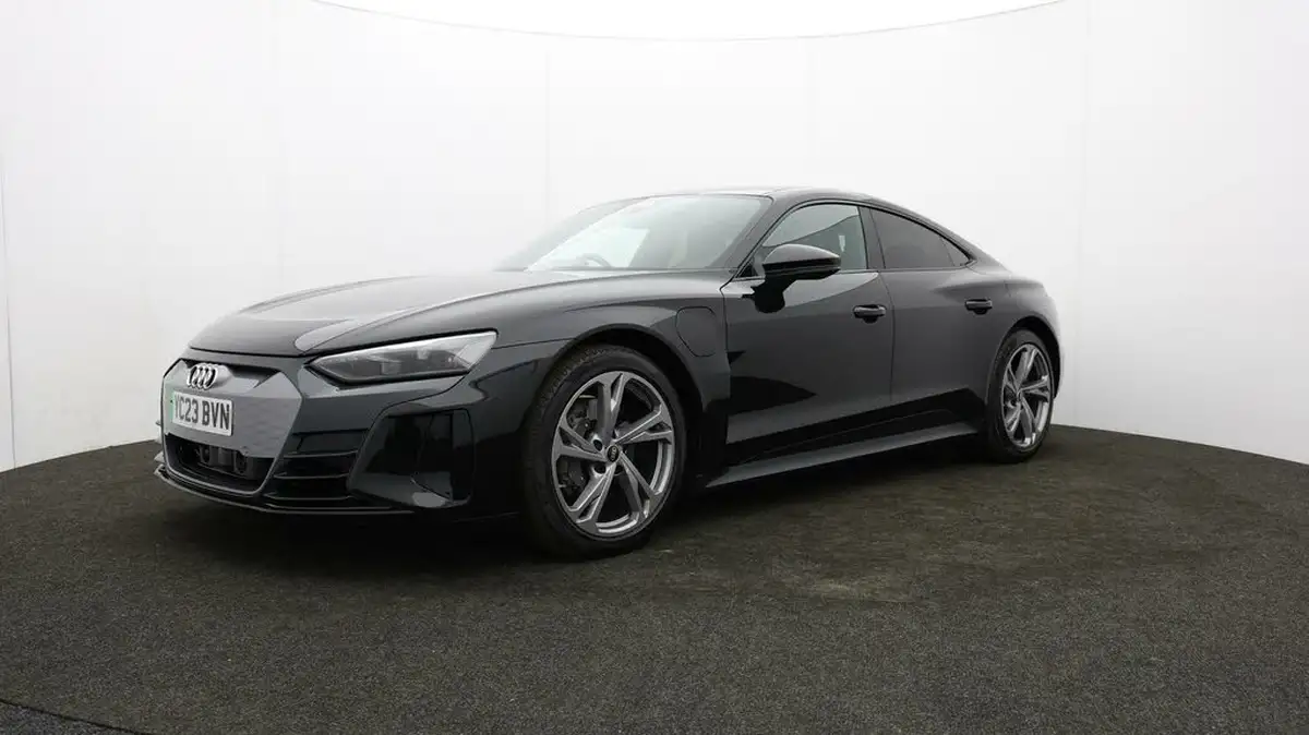 2023-audi-e-tron-gt-e-big-58