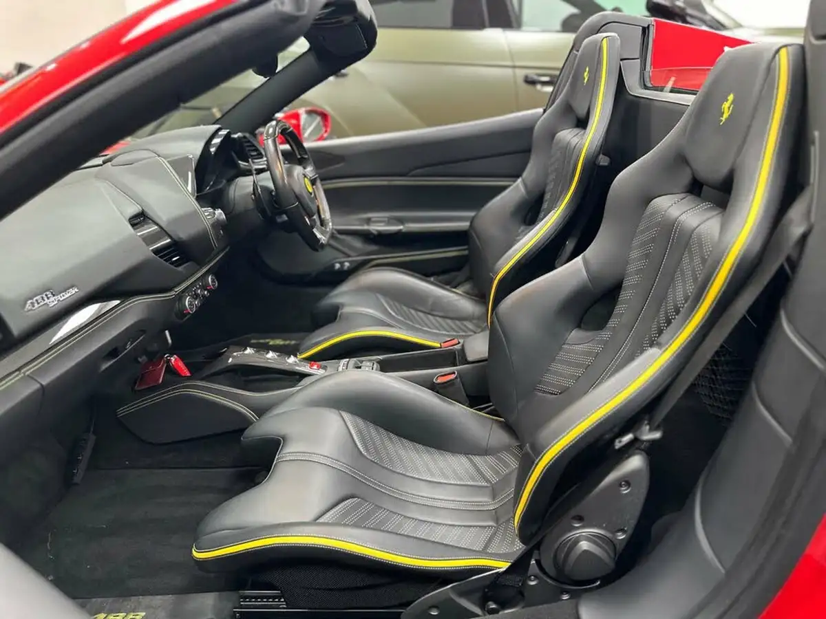 2018-ferrari-488-39-488-spider-big-30