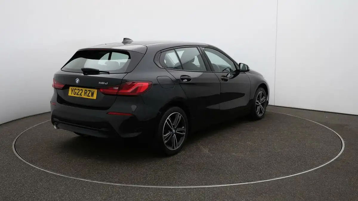 2022-bmw-1-series-15td-116d-sport-dct-big-46