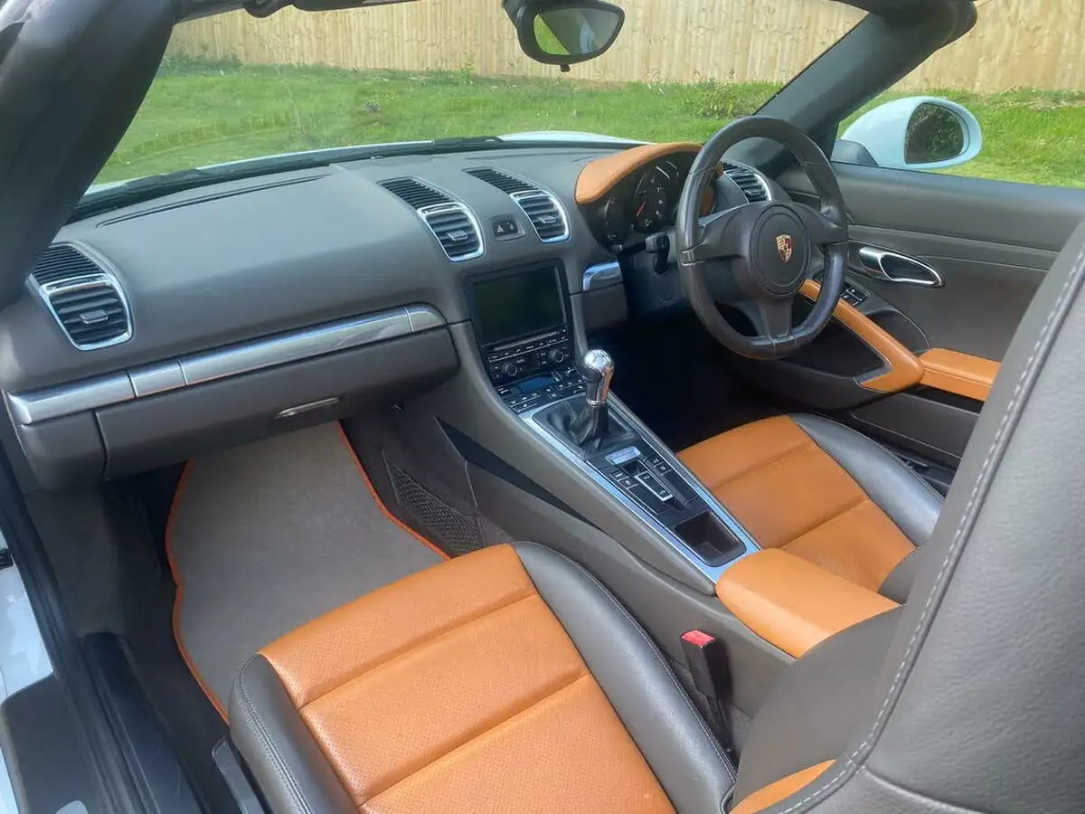 2014-porsche-boxster-27-big-26