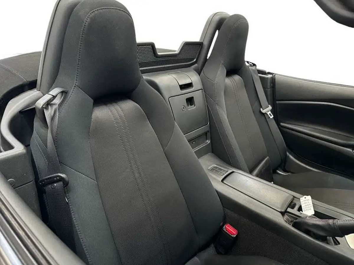 2019-mazda-mx-5-15-se-big-10