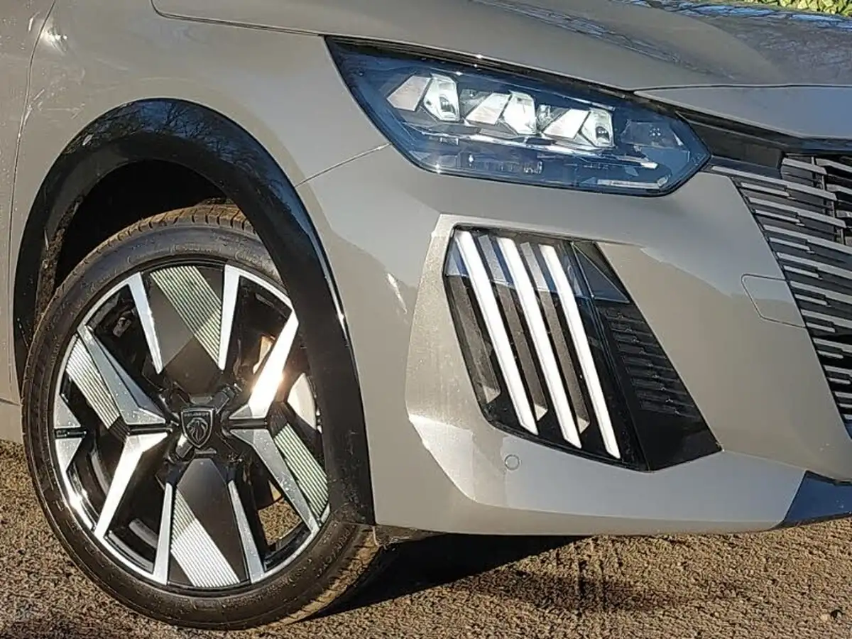 2024-peugeot-208-e-gt-136ps-50kwh-big-8