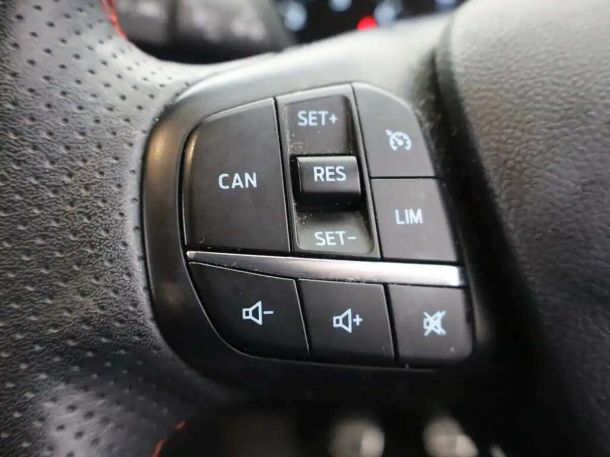 2020-ford-focus-15-st-line-edition-hatchback-big-15
