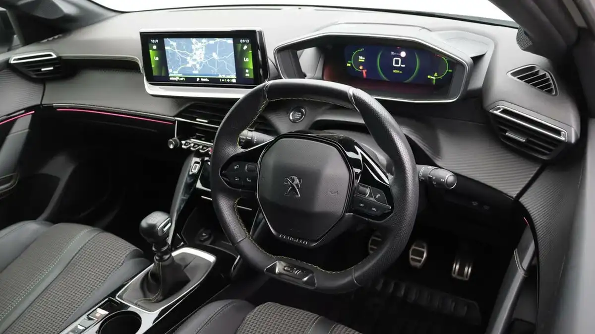 2022-peugeot-208-12-puretech-gt-100bhp-big-8