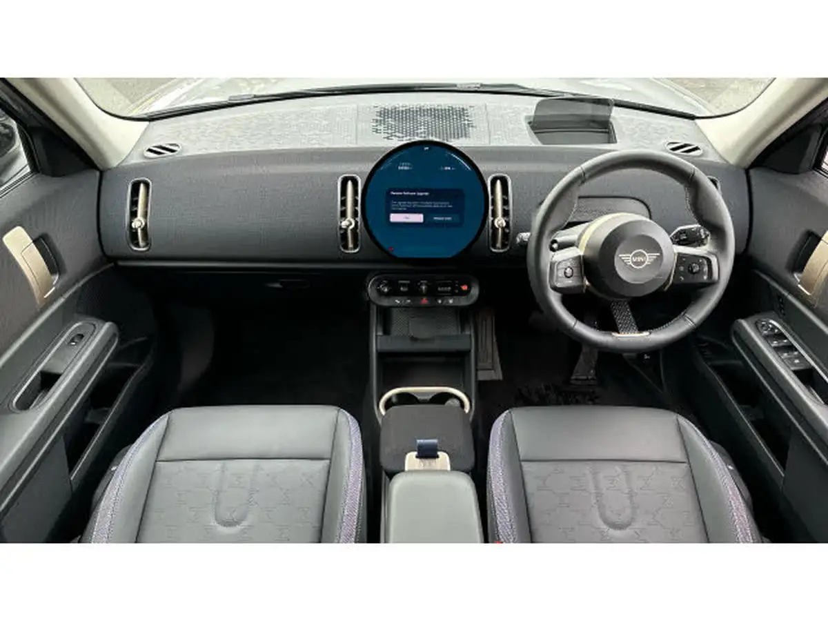 2024-mini-countryman-e-cooper-se-classic-big-3