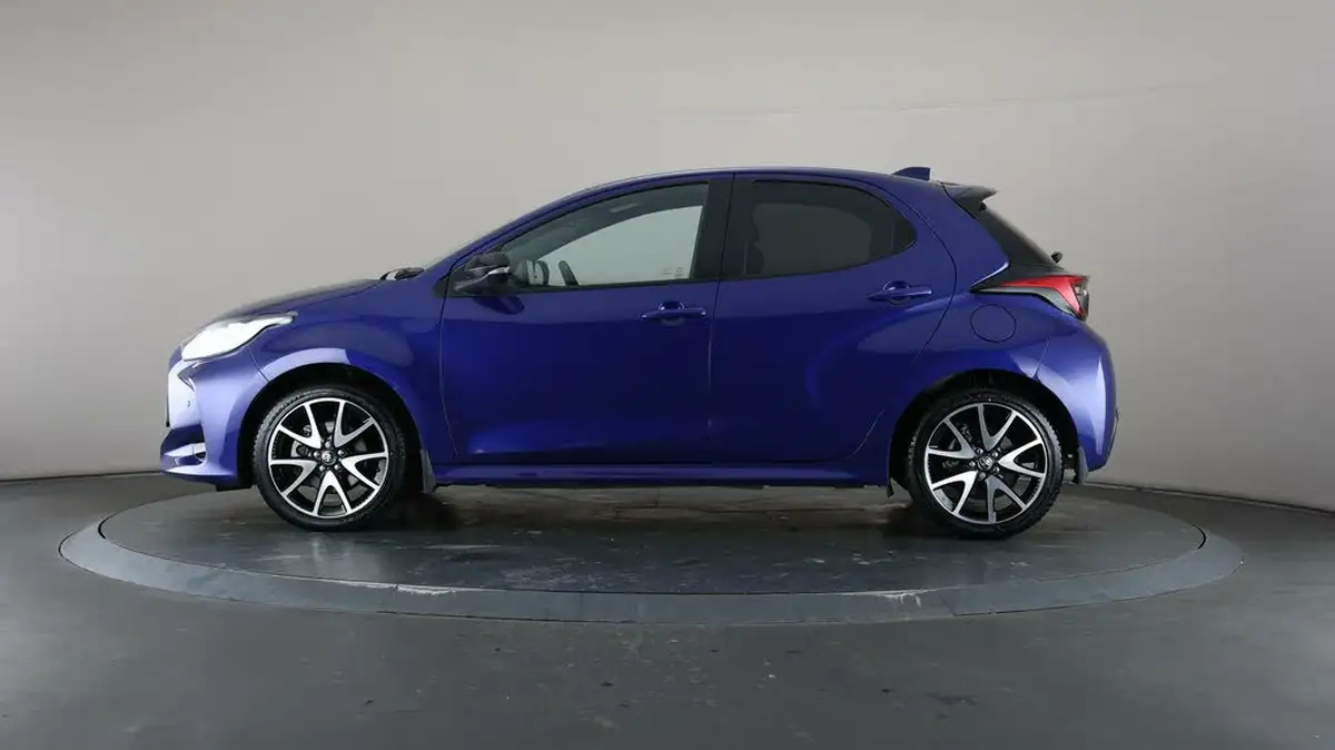 2021-toyota-yaris-15-vvt-i-dynamic-big-27