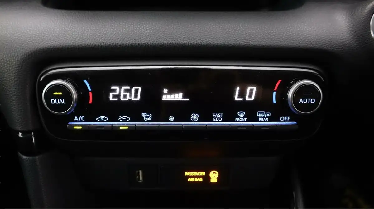 2021-toyota-yaris-15-vvt-i-dynamic-big-10