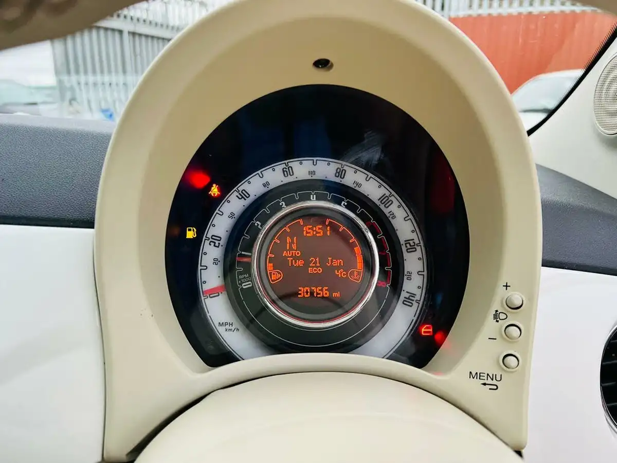 2013-fiat-500-12-lounge-dualogic-big-13