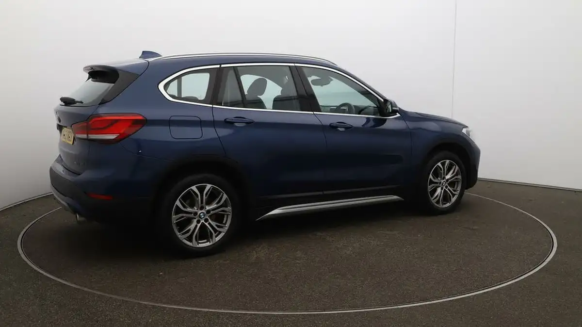 2022-bmw-x1-20-xdrive20i-xline-big-45