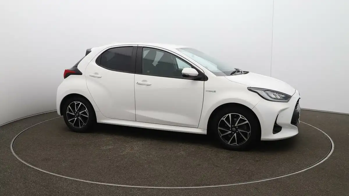 2021-toyota-yaris-15-vvt-i-design-big-40