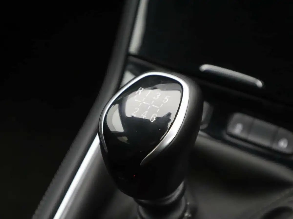 2022-vauxhall-grandland-12-sri-big-21