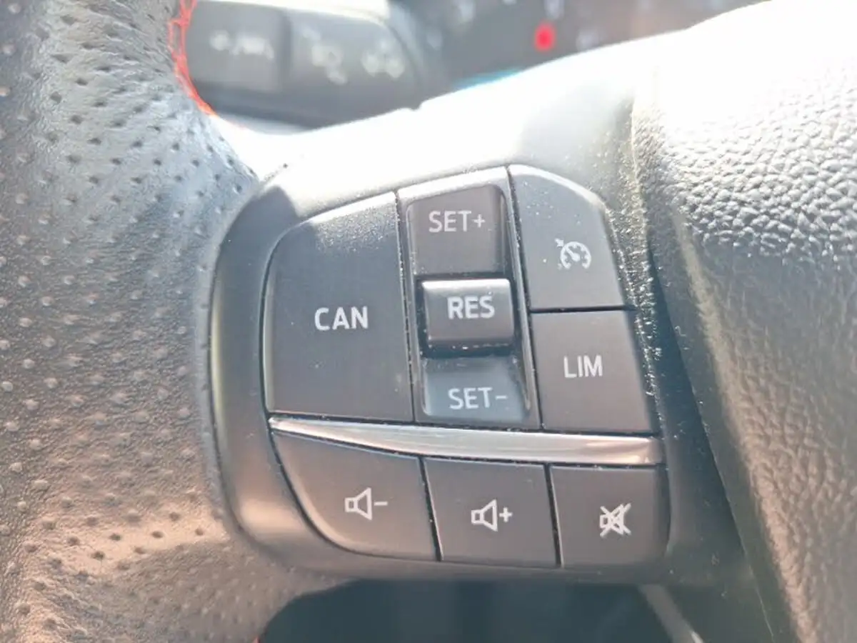 2020-ford-focus-10t-st-line-hatchback-big-15
