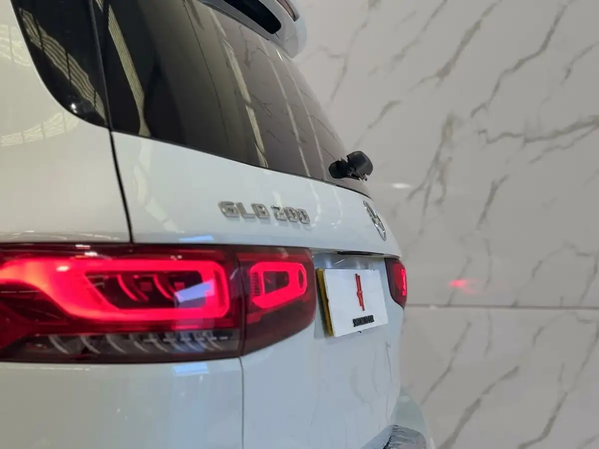 2023-mercedes-benz-glb-class-13-glb200-amg-line-premium-plus-night-edition-big-31