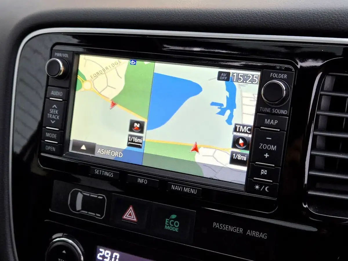 2014-mitsubishi-outlander-22di-d-gx4-big-1