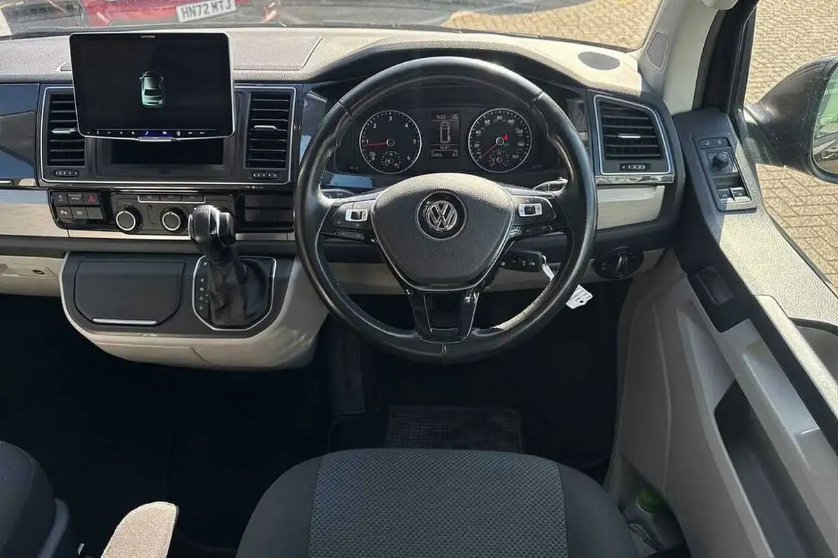 2017-volkswagen-transporter-20tdi-t32-highline-bmt-swb-150pseu6-kombi-dsg-big-12