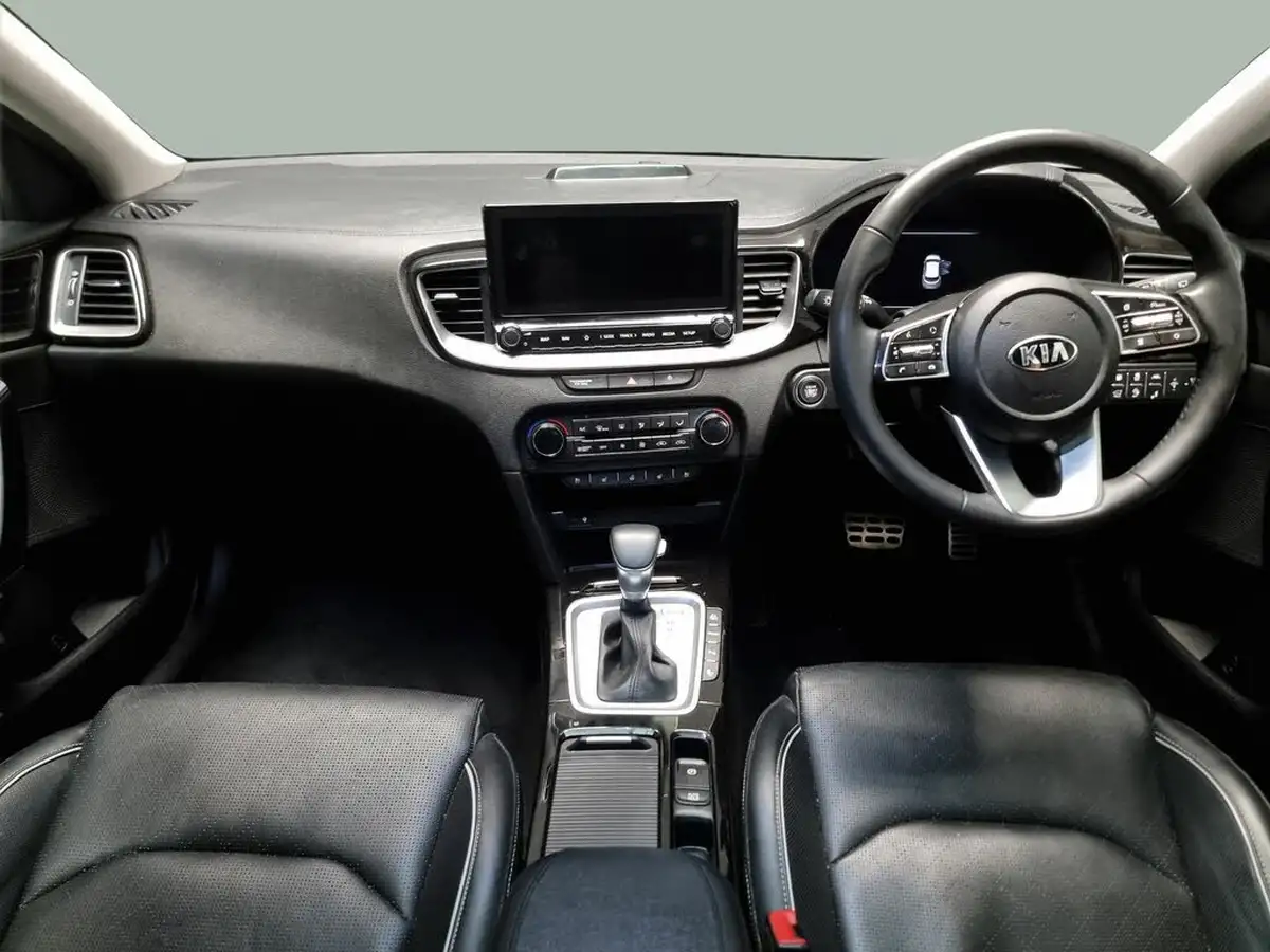 2020-kia-xceed-16-gdi-first-edition-big-1