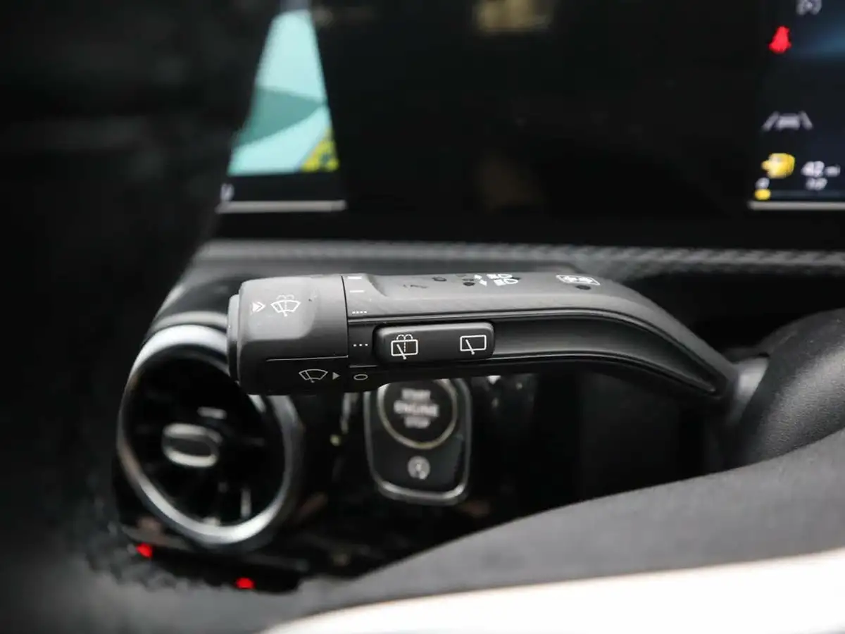 2021-mercedes-benz-a-class-20d-a180d-se-big-19