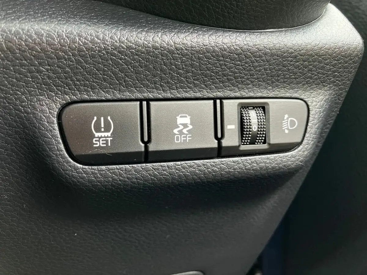 2025-kia-picanto-10-2-big-28