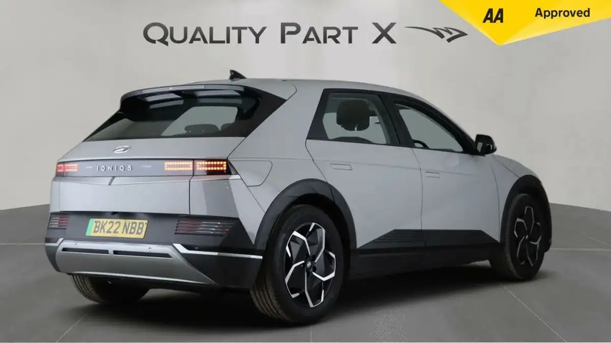2022-hyundai-ioniq-5-e-se-connect-big-6