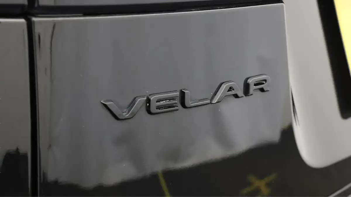 2019-land-rover-range-rover-velar-20-d240-r-dynamic-hse-big-19