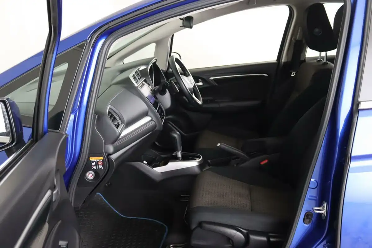2020-honda-jazz-13-i-vtec-ex-cvt-big-10