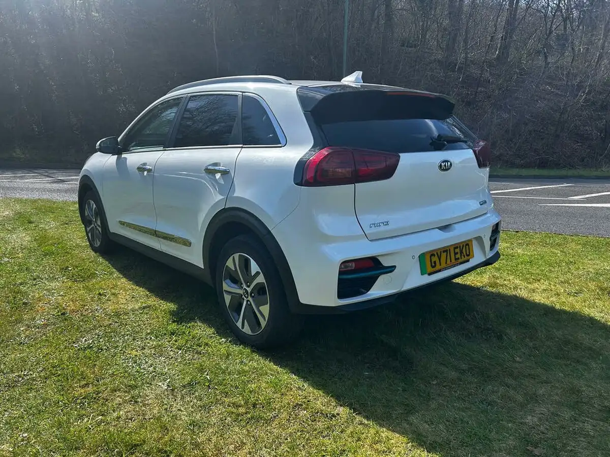 2021-kia-e-niro-ev-4-big-4