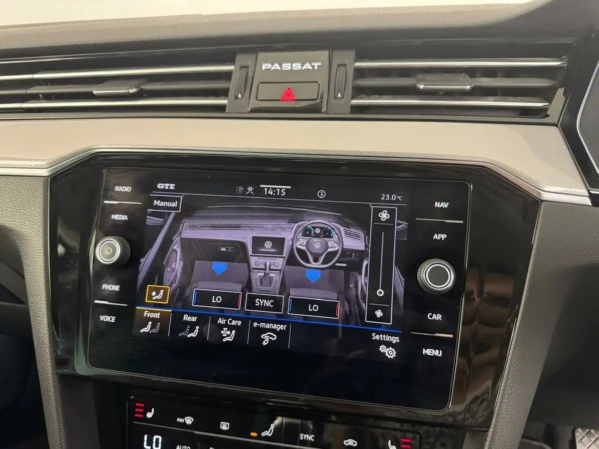 2022-volkswagen-passat-14-tsi-gte-estate-5d-big-43