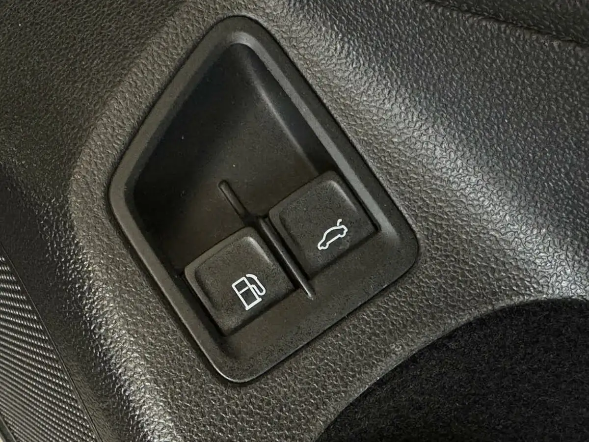 2022-volkswagen-passat-14-tsi-gte-estate-5d-big-15