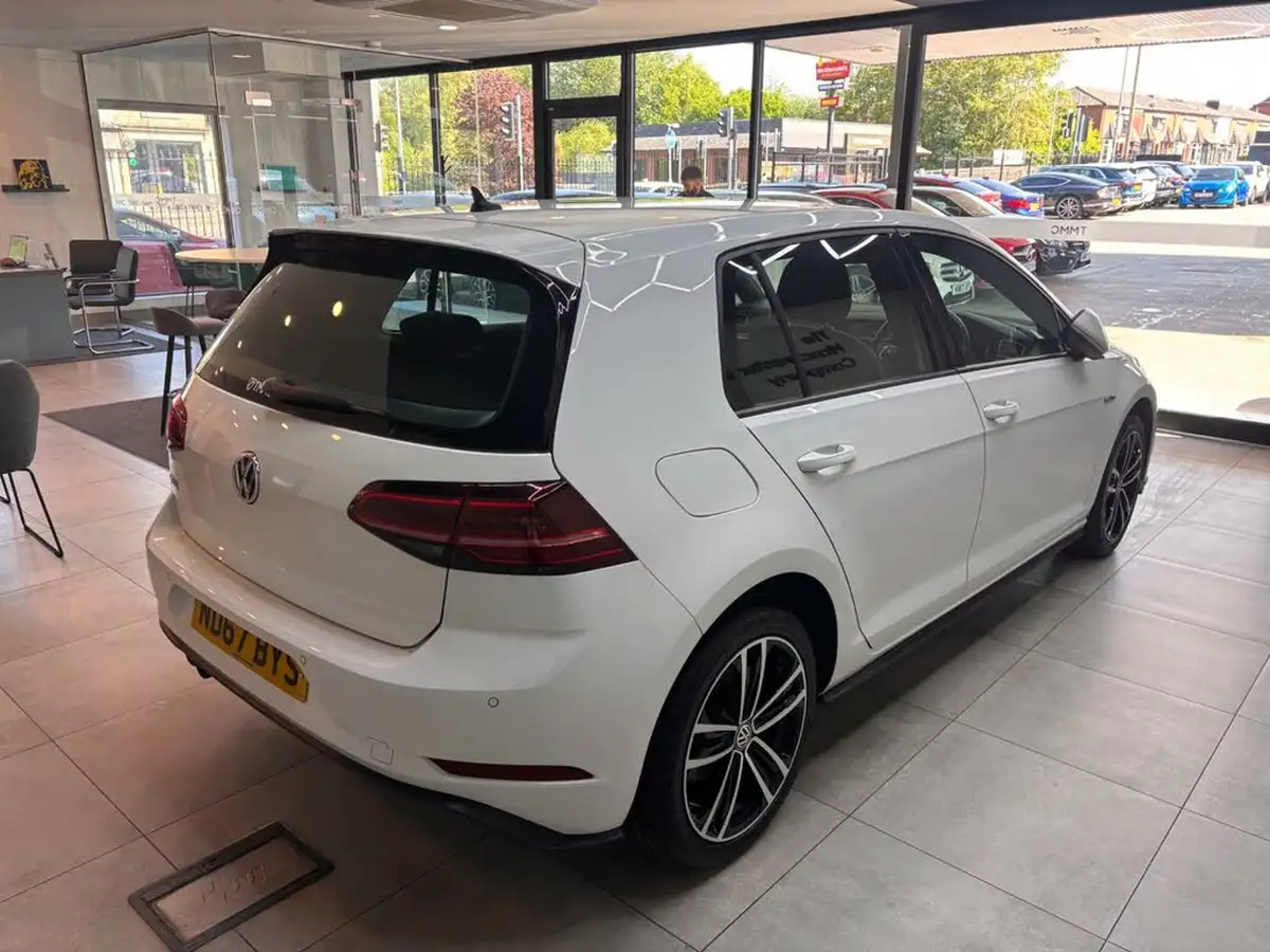 2017-volkswagen-golf-14-tsi-gte-ss-big-11