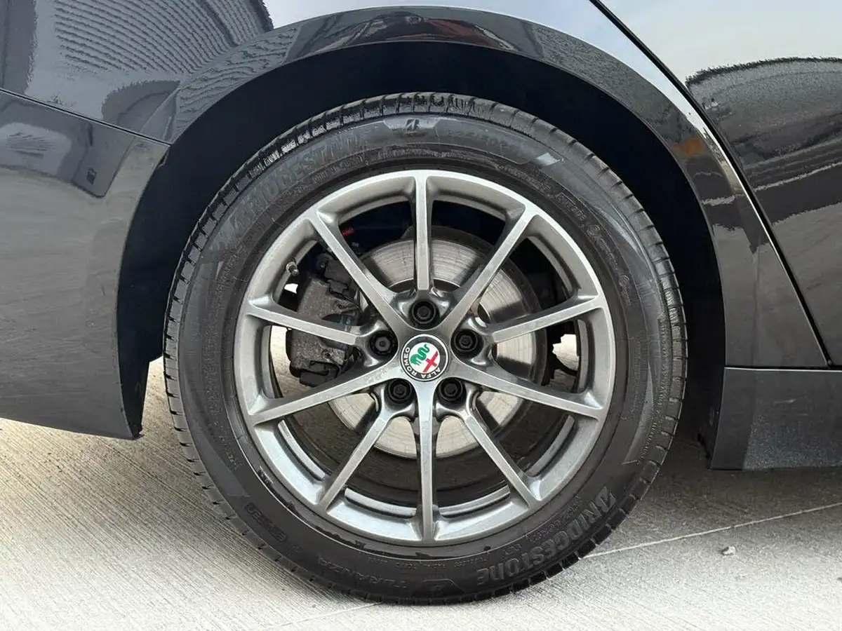 2018-alfa-romeo-giulia-22td-super-147bhp-big-4