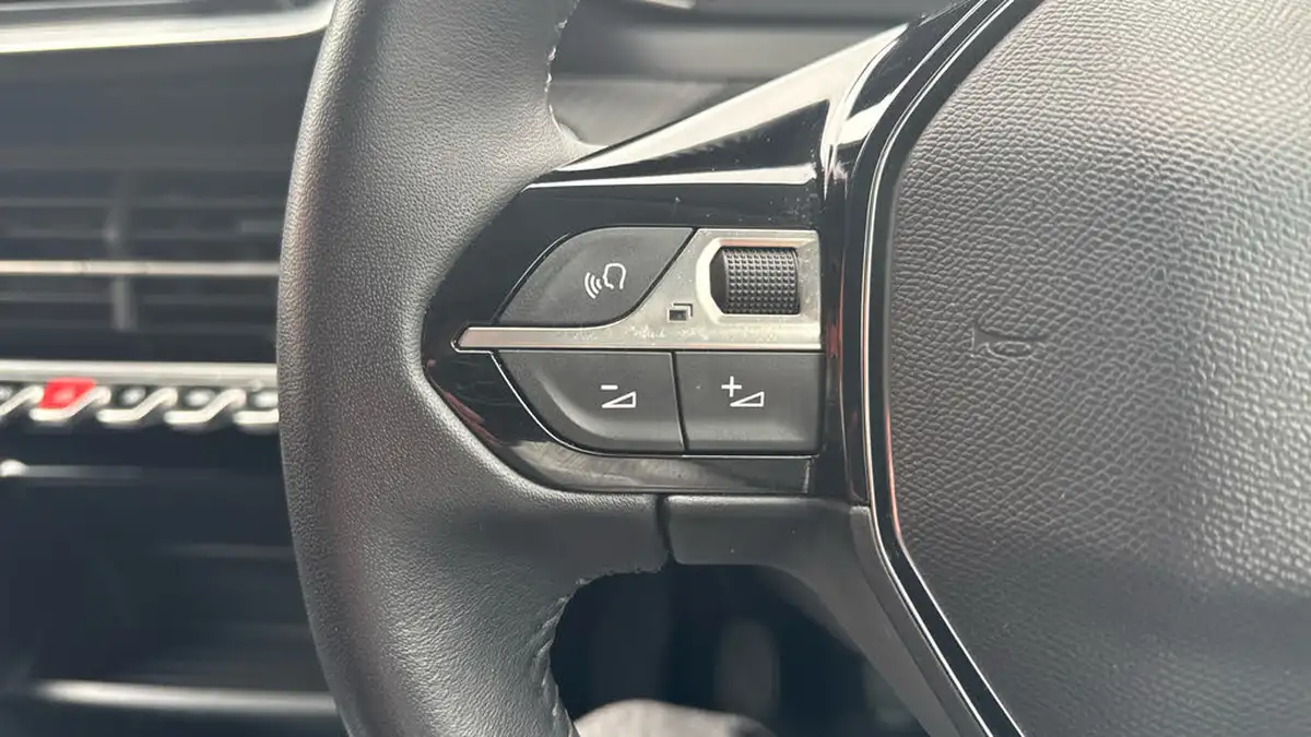 2023-peugeot-208-12-puretech-active-premium-75ps-big-22