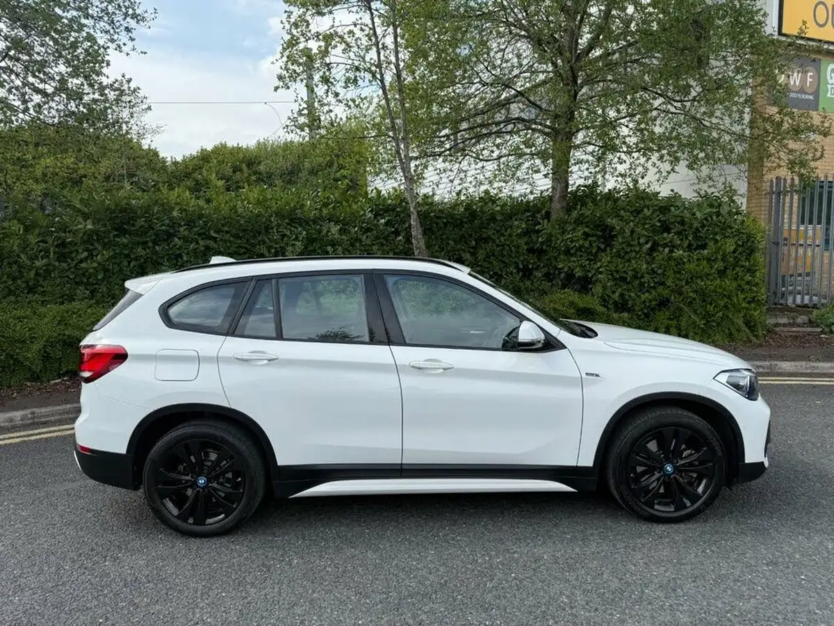 2022-bmw-x1-15-xdrive-25e-phev-sport-big-2