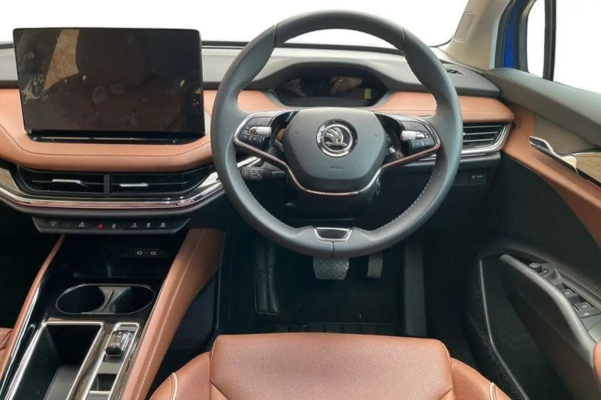 2023-skoda-enyaq-e-80-82-kwh-station-wagon-big-10