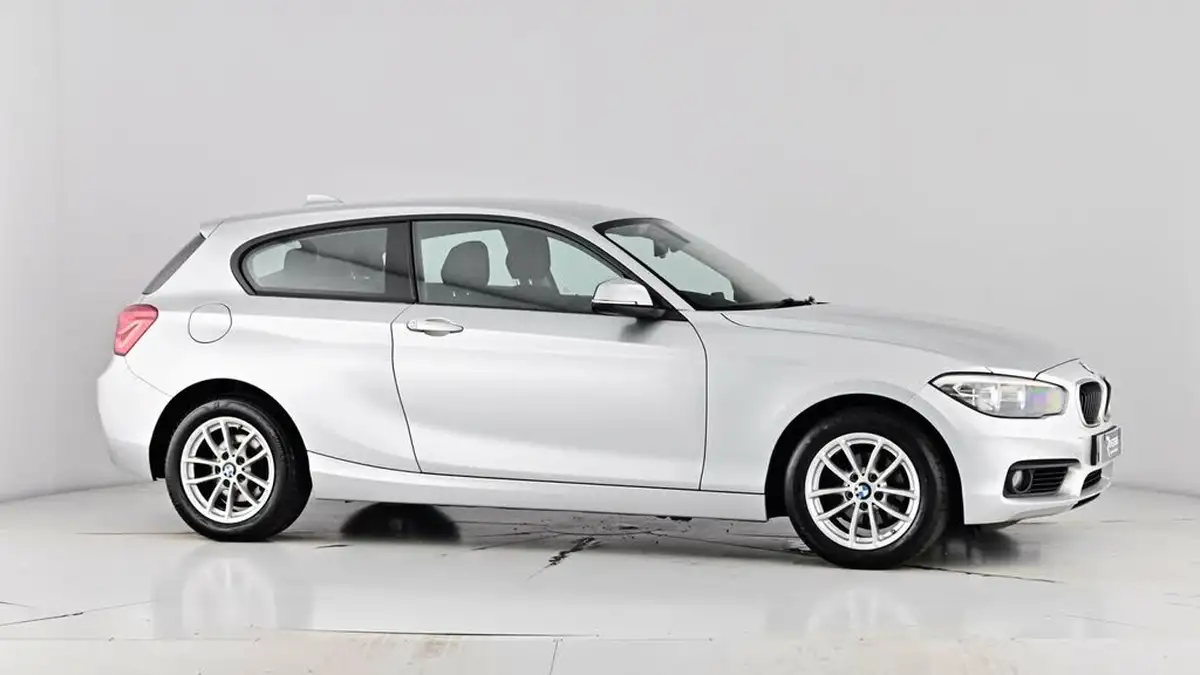 2017-bmw-1-series-20td-118d-se-3d-big-76