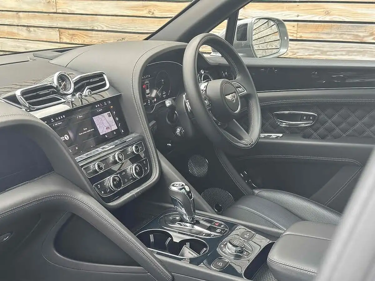 2020-bentley-bentayga-40-v8-550ps-big-21