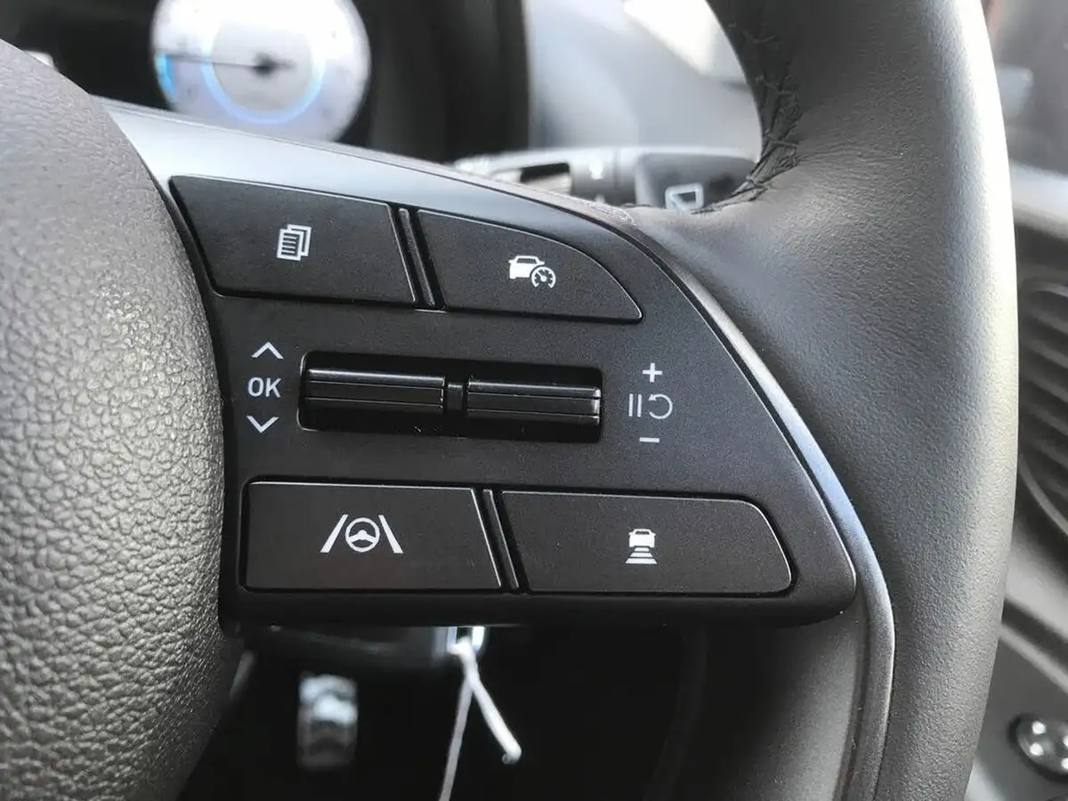 2025-hyundai-bayon-10-t-gdi-premium-100ps-7dct-big-16